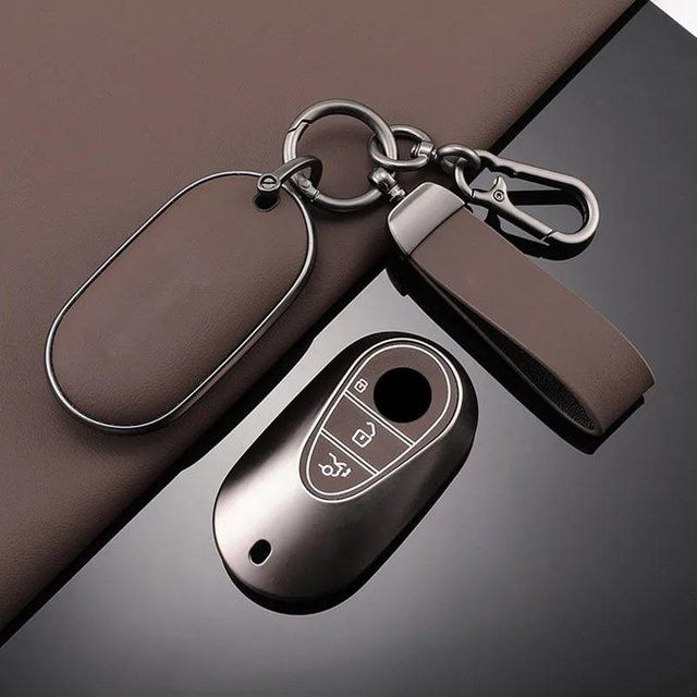 Leder Schlüsselanhänger und Etui für Mercedes Benz C-Klasse W206, S-Klasse W223 und Smart in Schwarz - Bild 1