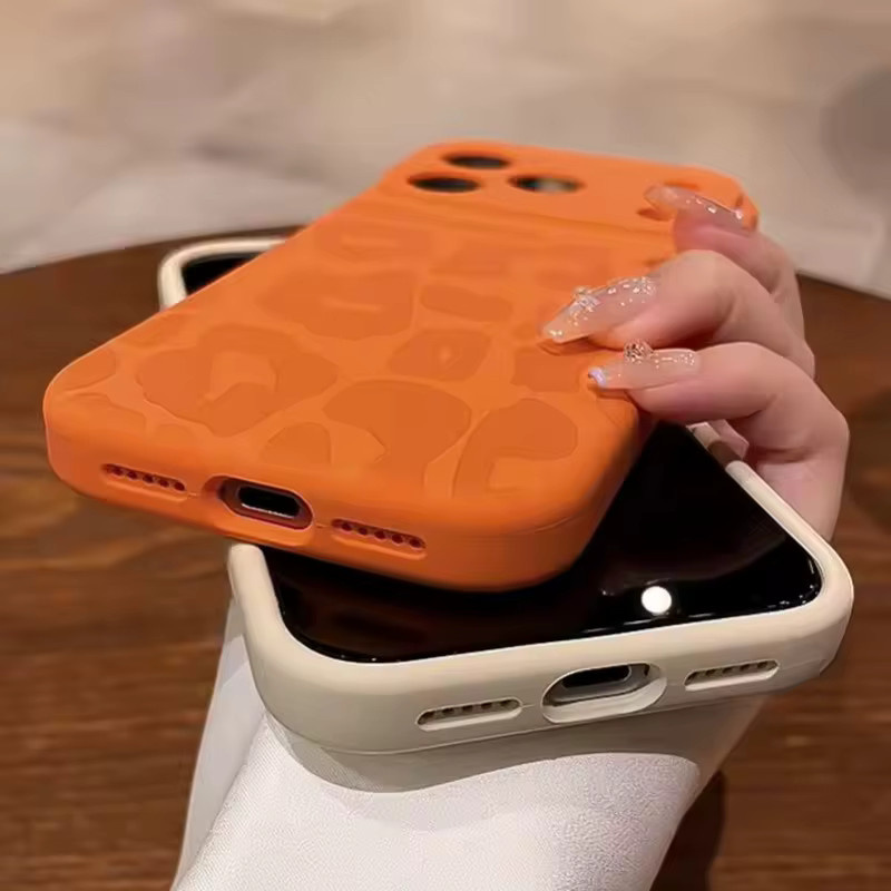 Stoßfeste Flüssigsilikon-Hülle mit Leopardenmuster für Apple iPhone 17 16 Pro Max 15 Plus 14 13 in Orange - Bild 1