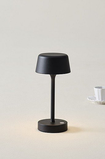 Jotex LEDA tragbare Tischlampe in Schwarz mit Holz-Elementen, dimmbar und mit Akku für Garten, Terrasse und Balkon - Bild 1