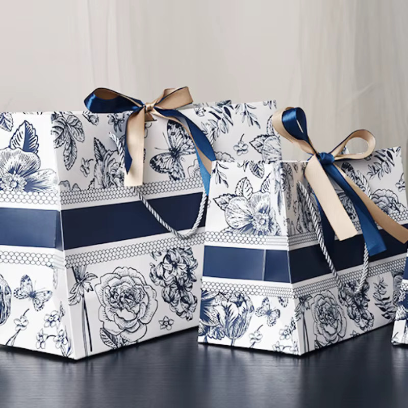 Premium Papiertüten mit Band für Muttertag und Geburtstag, weiße Geschenktüten aus Papier, 10 oder 20 Stück - Bild 3