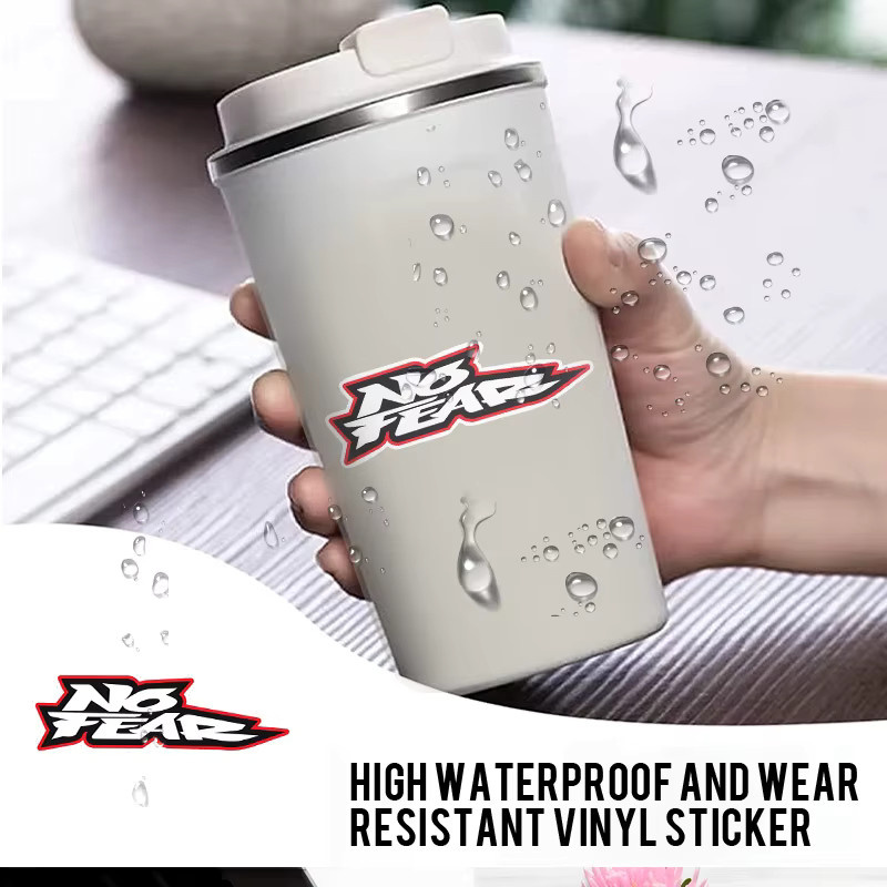 4 Stück wasserfeste Vinyl-Aufkleber mit Gothic-Girls-Design in Schwarz-Weiß für Auto und Laptop, Durchmesser: 7 cm - Bild 1