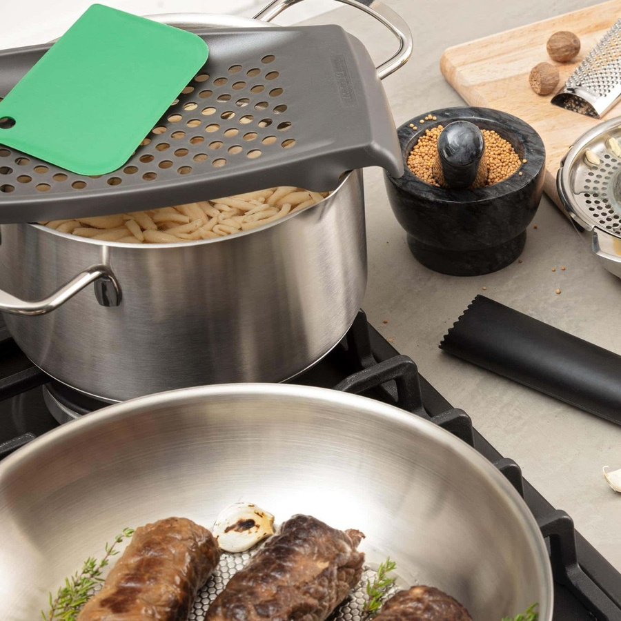 Fackelmann Chefkoch Spätzlehobel mit Schaber, 2-teiliges Set, grau-grün - Bild 2