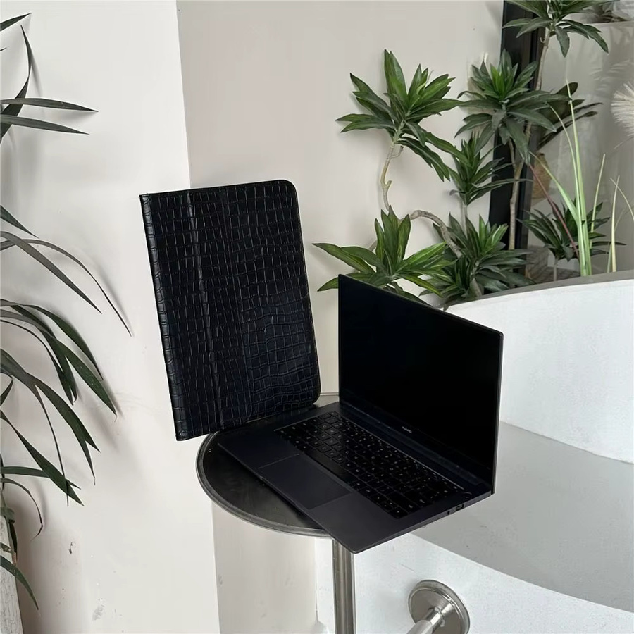 Laptop-Hülle mit Ledermuster-Design als Tragetasche für Tablets und Notebooks von 13 bis 15,6 Zoll, kompatibel mit Lenovo, Dell und LG, in Schwarz oder Blau - Bild 2