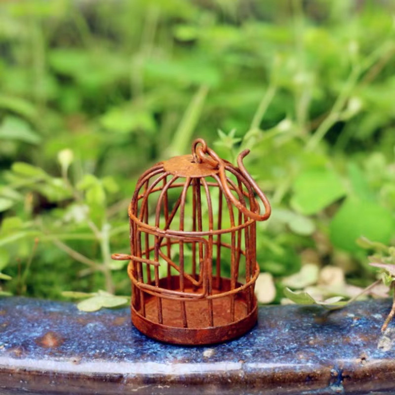 ZTOYL Miniatur Metall Vogelkäfig, Puppenhaus Zubehör, Braun - Bild 3