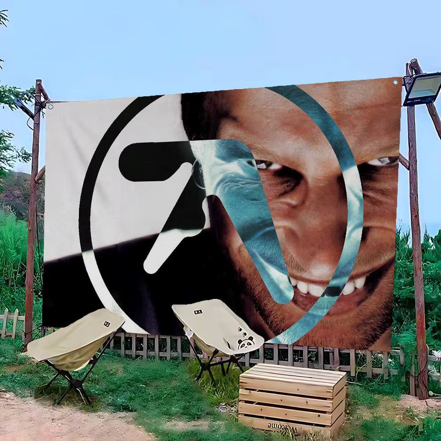 Aphex Twin Cartoon Flagge Wandbehang von Potdemiel als Science Fiction Deko für dein Zimmer - Bild 6
