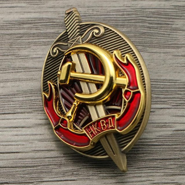 Sowjetisches Abzeichen Tscheka KGB Medaille aus Kupfer und Silber von Queen Mall - Bild 1
