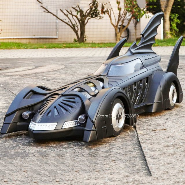 RMZ city Batmobil 1995 Batman, Automodell, 1:18, Metall, Licht - Bild 1