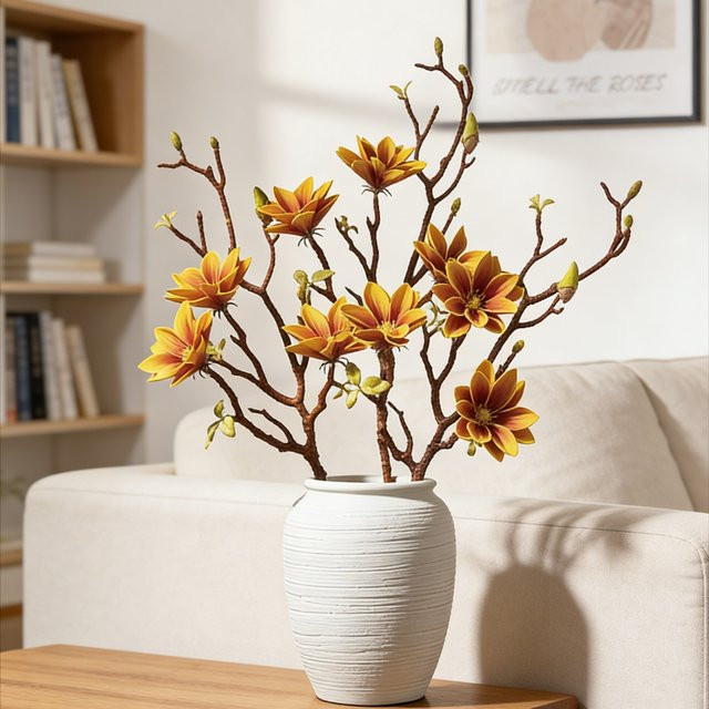 Künstliche Magnolienblüten in Orange und Gelb mit Keramikvase für moderne Dekoration im Wohnbereich oder Büro - Bild 1