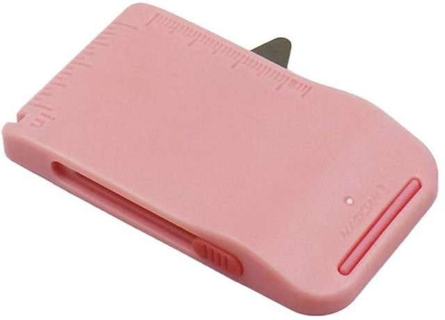 Verstellbare magnetische Nähführung mit integriertem Nahttrenner und Messfunktion in Pink aus Kunststoff - Bild 1