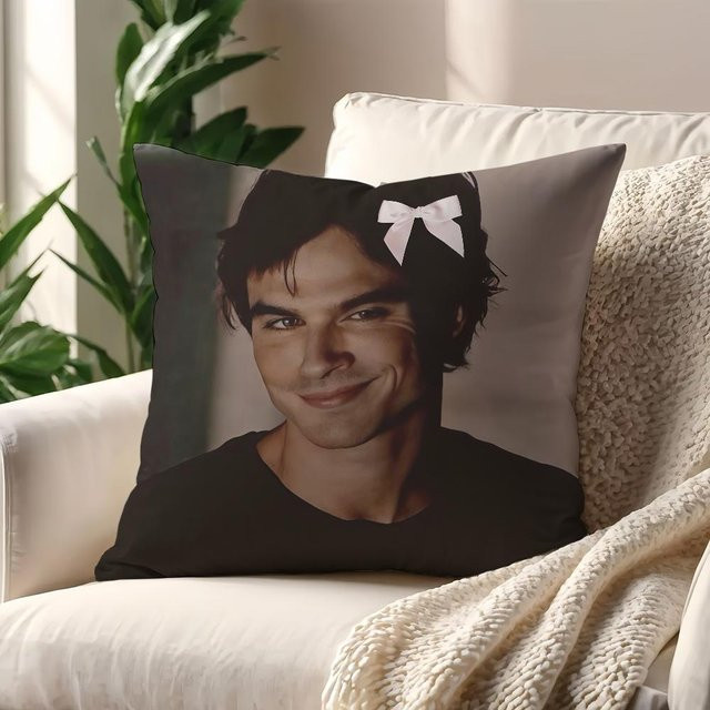 Damon Salvatore The Vampire Diaries Kissenbezug von NordicSimplicity in Schwarz, B/H: 30 x 30 cm - Bild 1