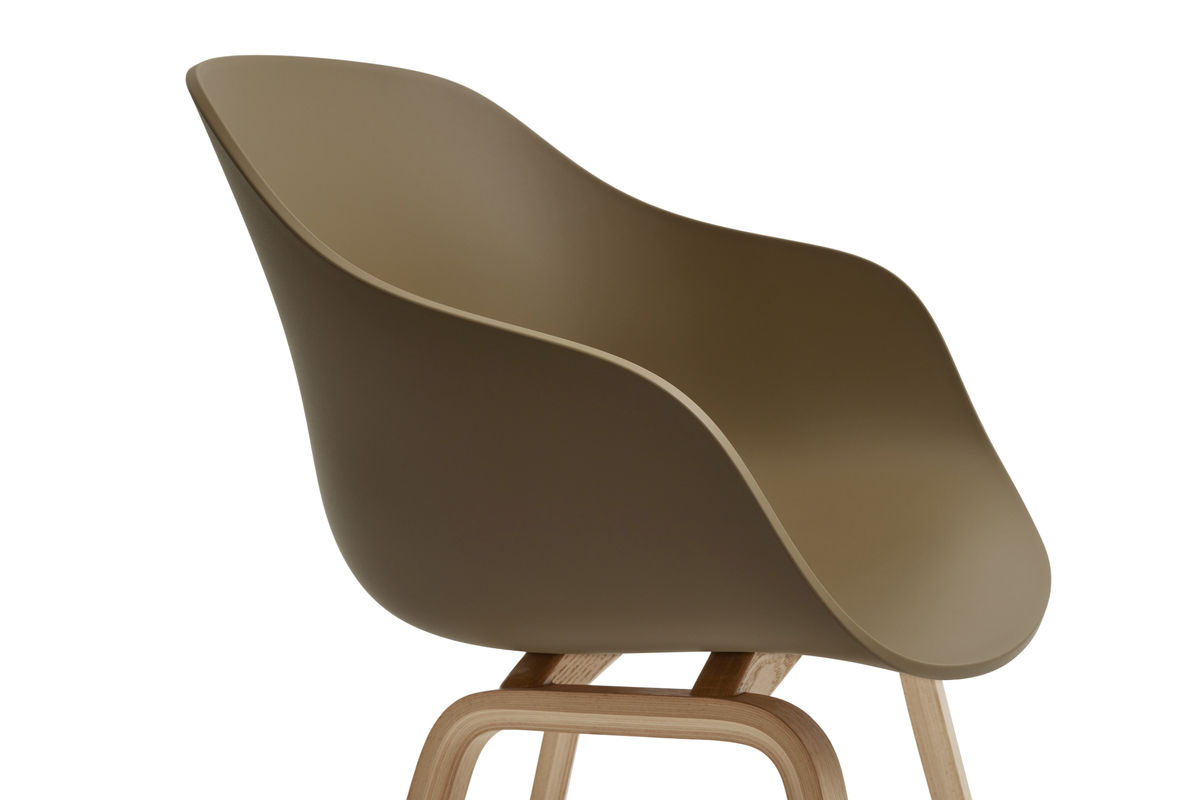 HAY About A Chair AAC 222 mit Armlehnen in Braun und Eiche - Bild 2