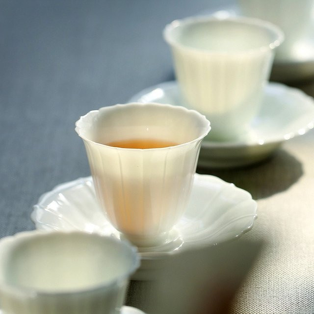 Handgefertigte chinesische Teetasse aus weißem Dehua Suet Jade Porzellan für Kung-Fu Tee - Bild 1