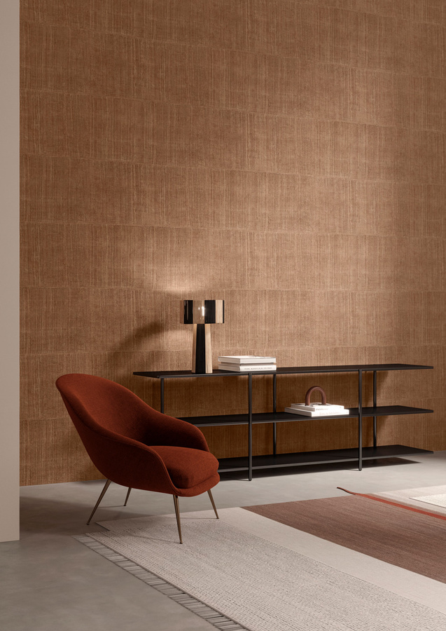 Arte International Tapete Katan Silk in Tawny Brown für Wohnzimmer und Schlafzimmer - Bild 1