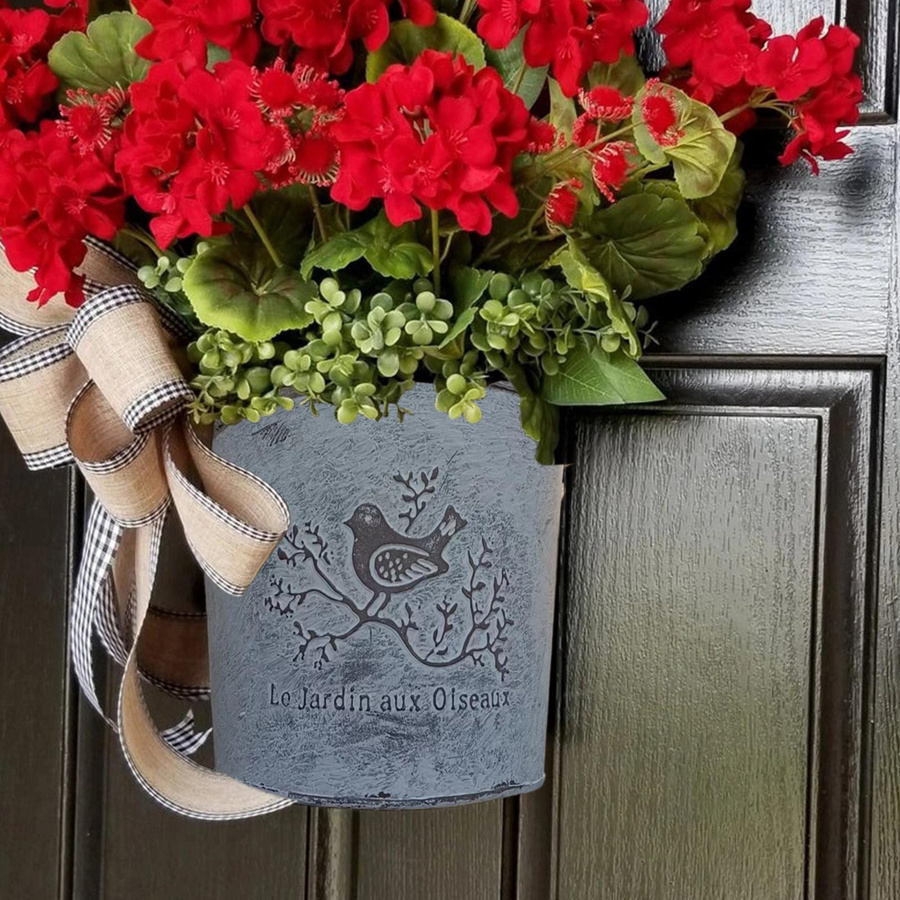 Tooarts Hängender Geranien-Fasskranz in Rot mit schwarz-weißer Gitterschleife und floralem Design - Bild 7
