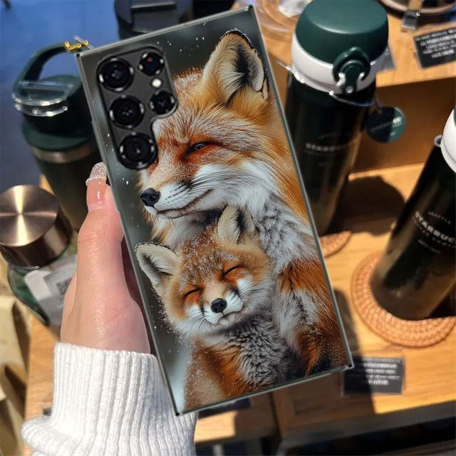 Handyhülle mit Motiv Roter Fuchs im Winter Eis und Schnee für Samsung Galaxy S26 Ultra S25 S24 S23 S22 S21 S20 S10 und S24 FE in Rot und Mehrfarbig - Bild 1