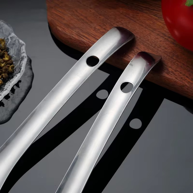 Runder Sieblöffel aus 304 Edelstahl in Silber mit 23 cm Durchmesser - Bild 4