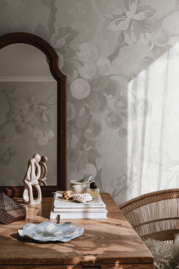 Sandberg Mural Franka Wanddekor in Mineral Grey mit floralem Design - Bild 1