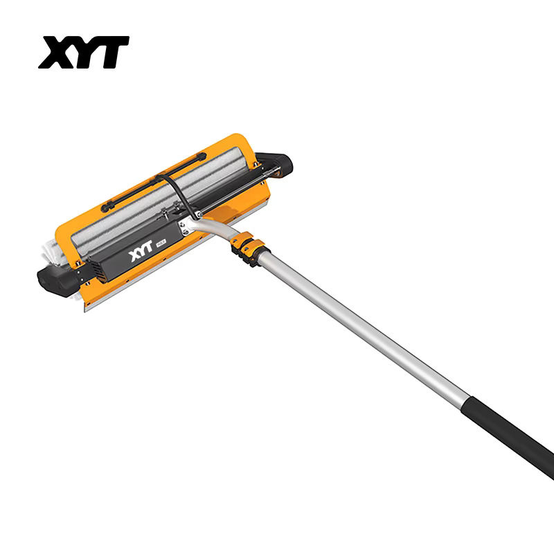 XYT Solarpanel-Reinigungssystem mit rotierendem Bürsten-Set und wassergesteuerter Teleskopstange - Bild 2