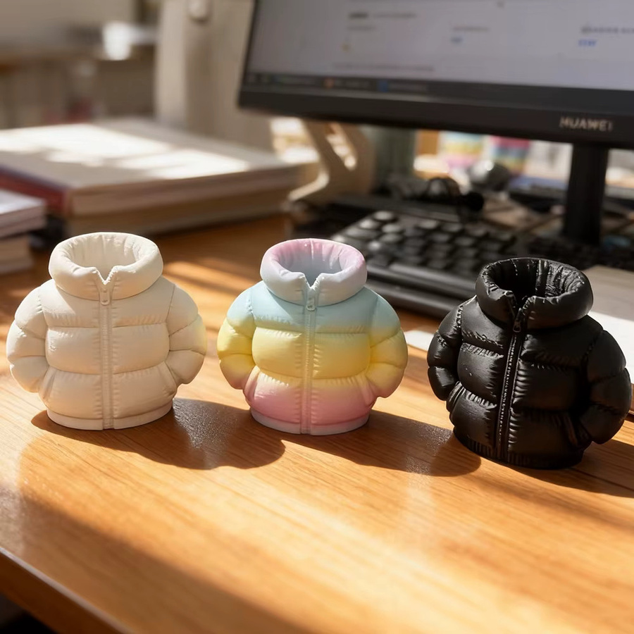 Kreativer 3D-gedruckter Stifthalter im Daunenjacken-Design als lustiger Schreibtisch-Organizer für dein Lernzubehör, Mehrfarbig - Bild 4
