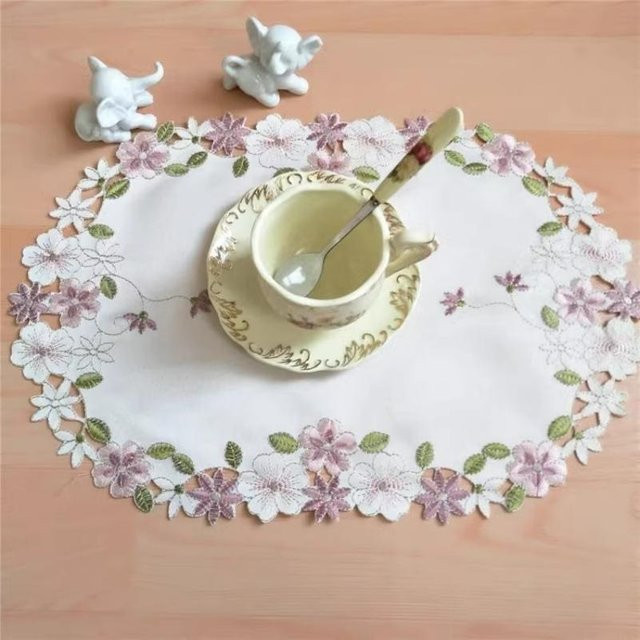 Yiran Furniture Tischmatte mit modernem Blumen-Stickmuster aus Baumwolle, Grau-Weiß, Rechteckig - Bild 1