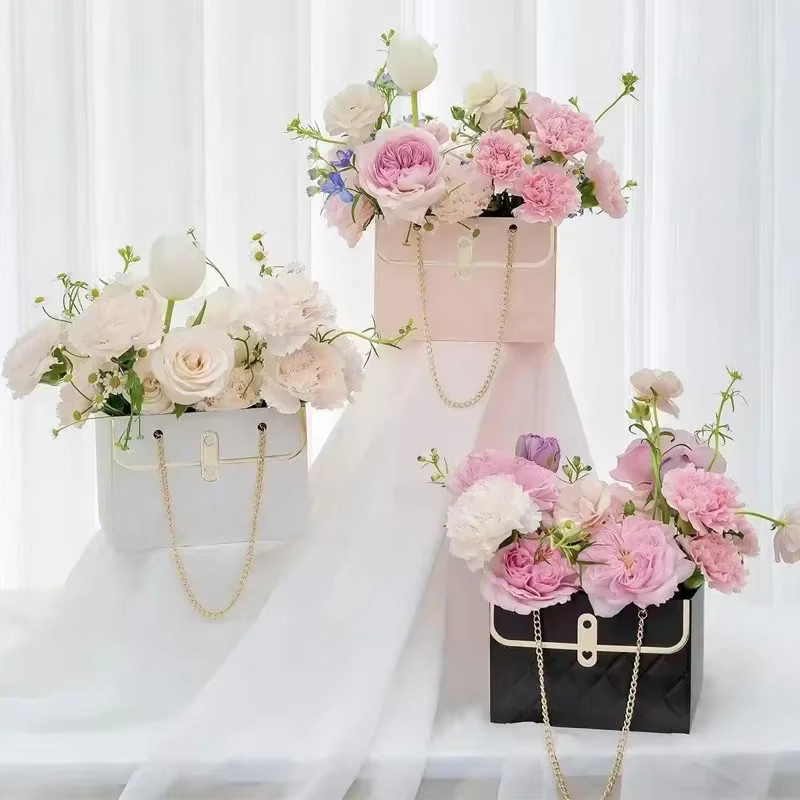 Tragbare Blumenbox Rose in Schwarz als Geschenkbox für Valentinstag, Geburtstag oder Partys aus Papier - Bild 2
