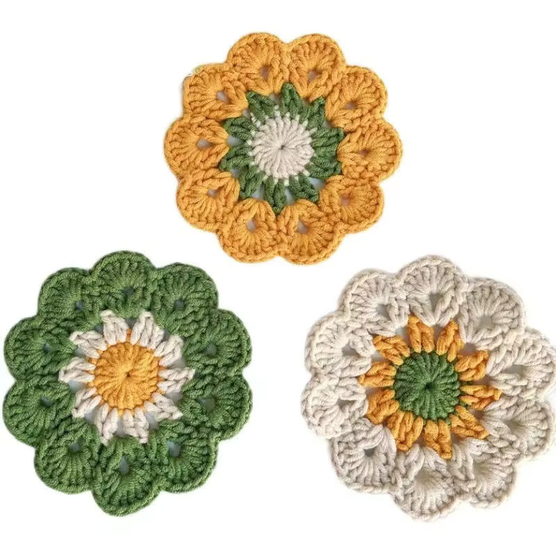 Handgefertigte Blumen-Häkel-Untersetzer in Gelb und Multicolour für Kaffeetassen und Desktop-Dekoration - Bild 2