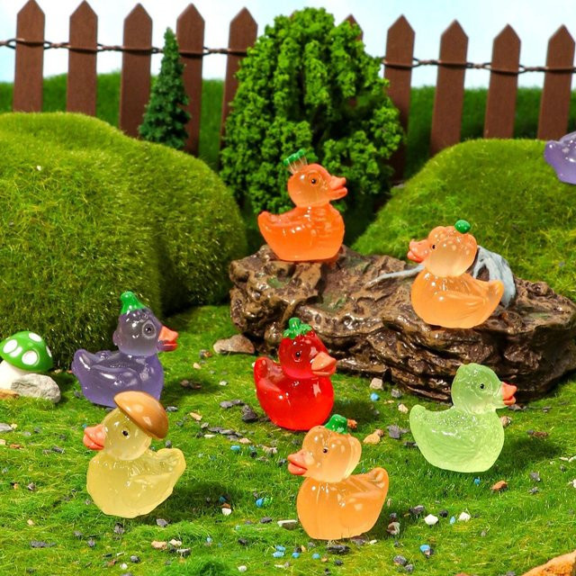 Leuchtende Gemüse-Entenfiguren von Yiran toy in Multicolor aus Harz für Feengärten und Weihnachtsdekoration - Bild 1