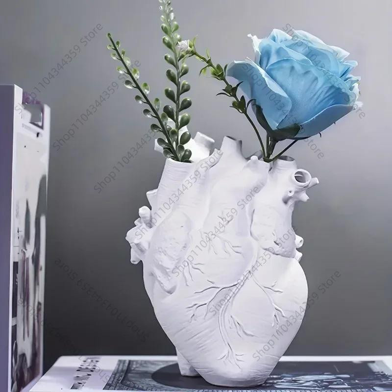 Anatomische Herzvase von Yiran Furniture in Schwarz aus Harz für moderne Kunst und Halloween-Dekoration - Bild 1