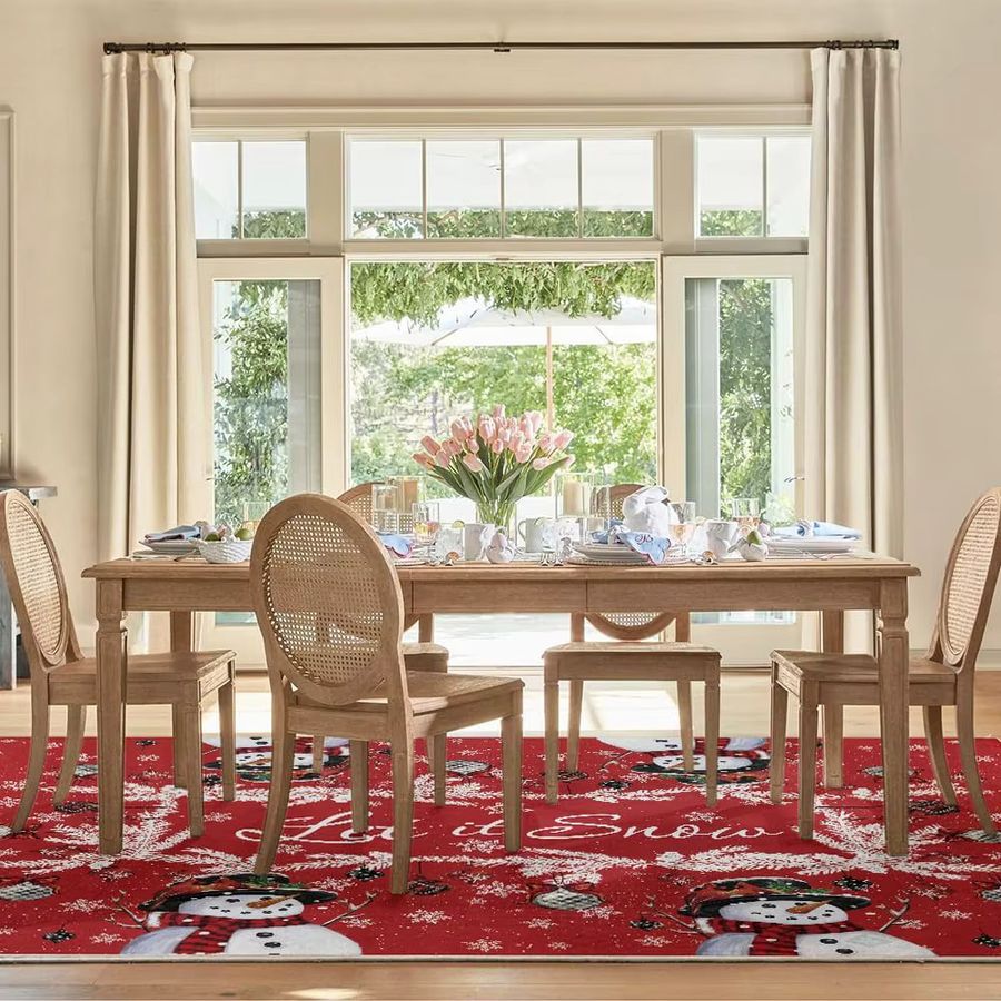 VIKAMA Weihnachtsteppich in Rot, rutschfester und schmutzabweisender Druckteppich für Wohnzimmer, Schlafzimmer oder Eingangsbereich - Bild 2
