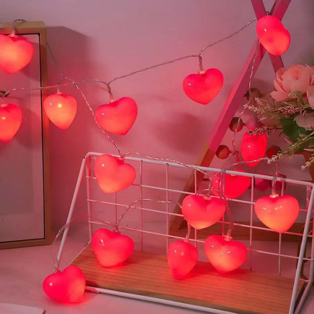 Wasserdichte LED Lichterkette in Rot mit Herz-Motiv für Garten, Hochzeit und Party - Bild 1