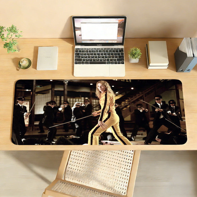 Rutschfeste Mauspad Schreibtischunterlage Kill Bill Design in Multicolour für PC und Laptop - Bild 1