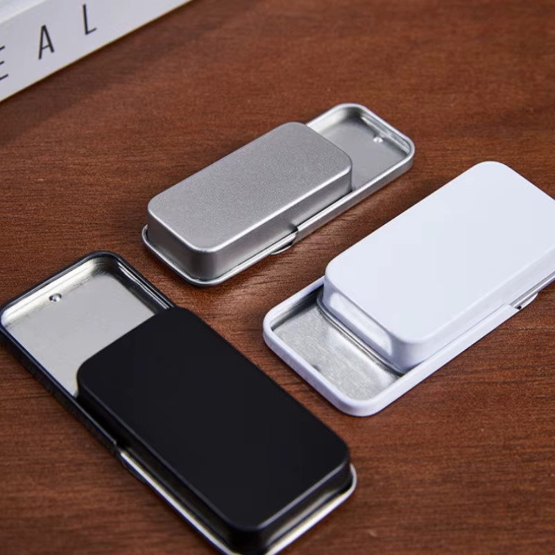 Tragbare Blechdose aus Metall in Silber als Mini-Organizer für Süßigkeiten und Heim- oder Bürogebrauch - Bild 1