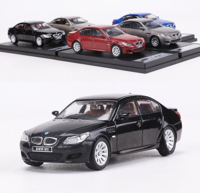 MAKEDA M5 E60 Miniaturmodellauto, 1:64, Metall, Rot - Bild 1
