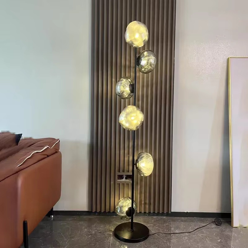JIANKEXING Moderne LED Bodenlampe aus Glas und Metall in Transparent und Schwarz für Wohnzimmer, Schlafzimmer und Home Office - Bild 3