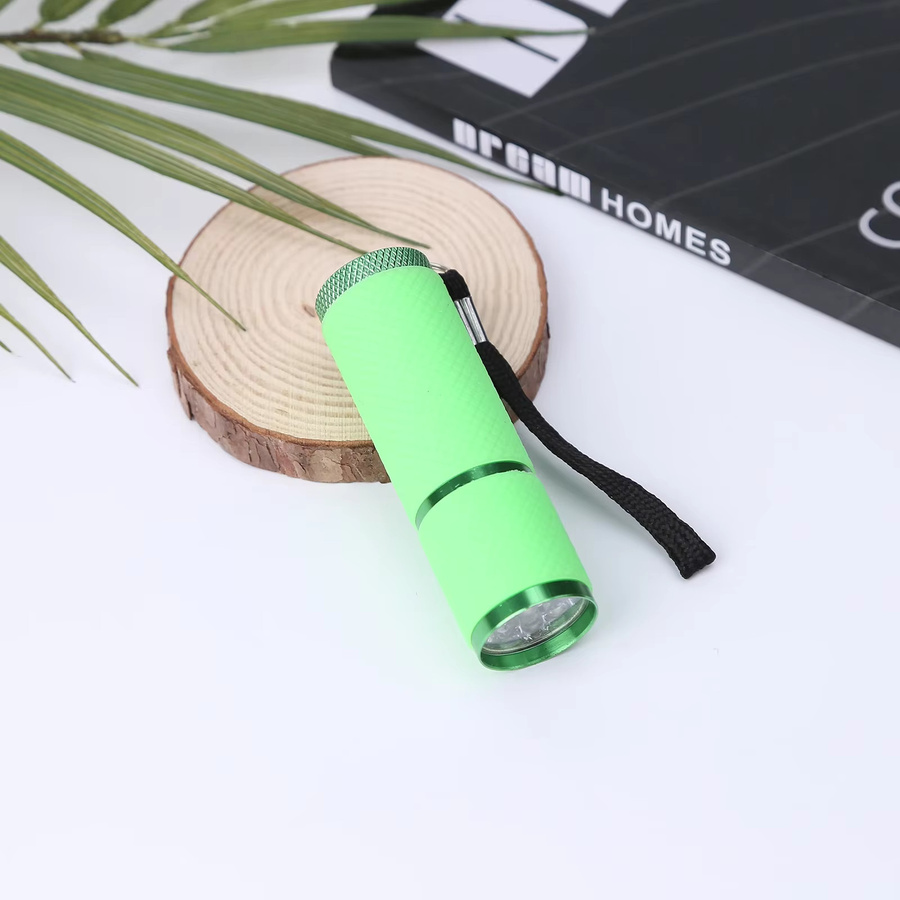 APWIKOGER Mini LED Taschenlampe aus Aluminiumlegierung mit 9 LEDs für Outdoor, Camping und Nachtfischen inklusive Lanyard - Bild 2