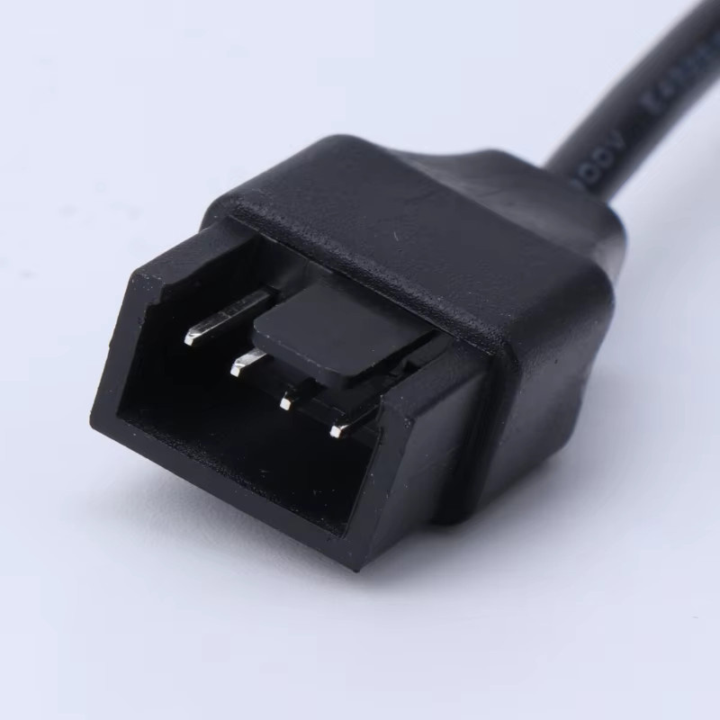USB Step-up Adapterkabel von 5V auf 12V für 4-polige PC-Lüfter in Schwarz - Bild 3