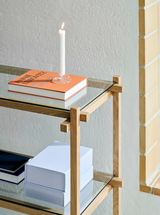 HAY Woody Regal in Braun mit modernem Design als freistehendes Leiterregal - Bild 2