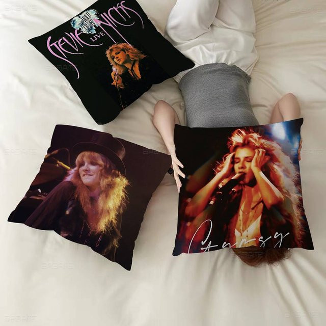 Stevie Nicks Singer Kissenbezug für Sofa und Deko im Aesthetic Design - Bild 1