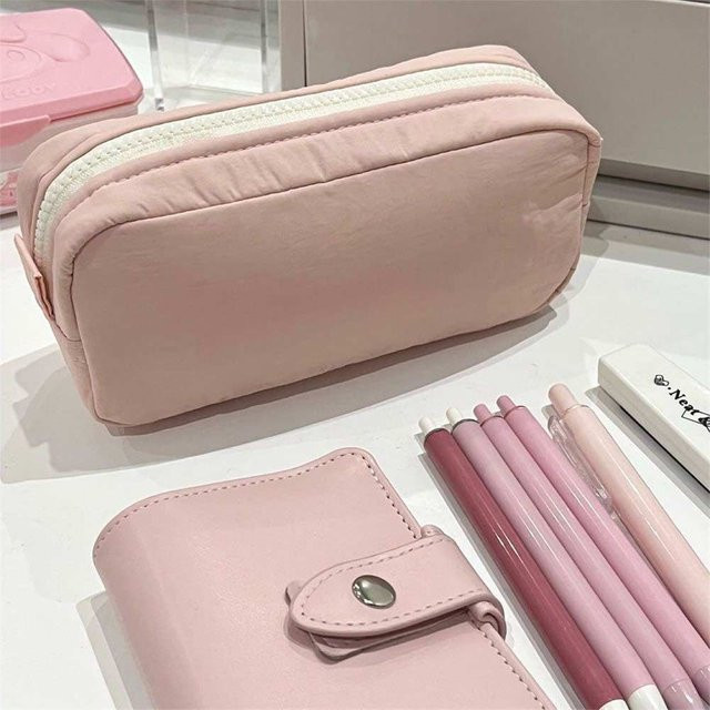 Einfaches Federmäppchen mit Reißverschluss in Grün oder Pink für Schule und Büro - Bild 1