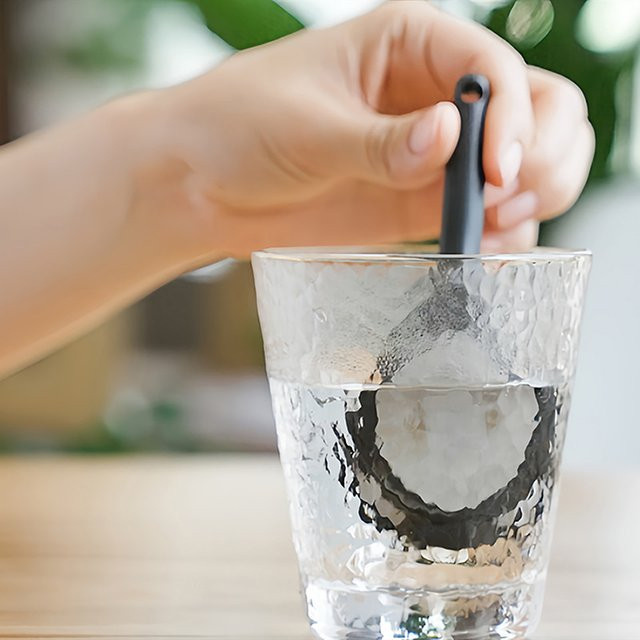 Hoeaden Wiederverwendbarer Kaffeekapsellöffel mit integriertem Sieb für gemahlenen Kaffee und Tee, rund, Durchmesser: 4,0 cm, Länge: 13,5 cm - Bild 1