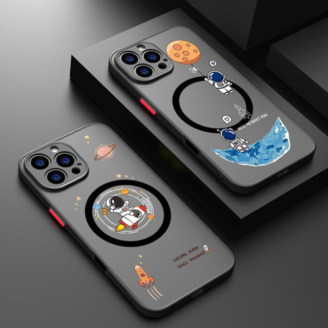 Crescent Astronauts Magnetische Handyhülle für iPhone 15 in Schwarz, stoßfeste TPU-PC-Abdeckung - Bild 1