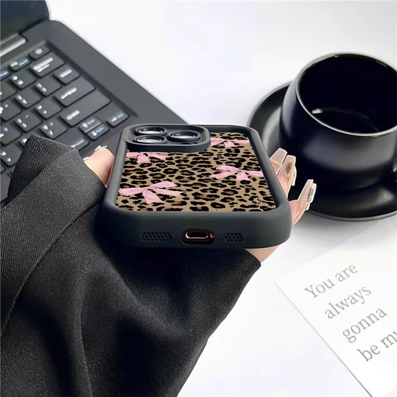 Stoßfeste und wasserdichte Handyhülle mit Leopardenmuster und Schleife für Motorola Moto G04 G14 E13 G34 G10 G20 G30 G22 4G G24 G24 Power G53 G84 in Multicolour - Bild 3