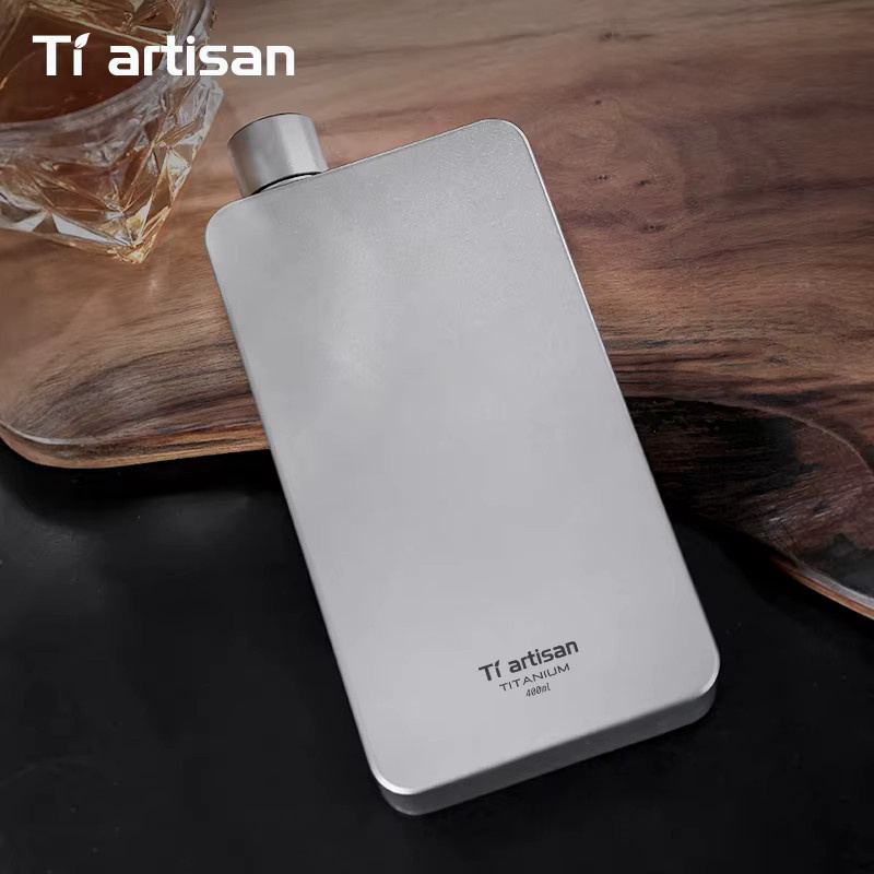 Tiartisan Titan-Flachmann für Whisky und Wein, ultraleicht und auslaufsicher, Silber/Sand, 400 ml - Bild 2