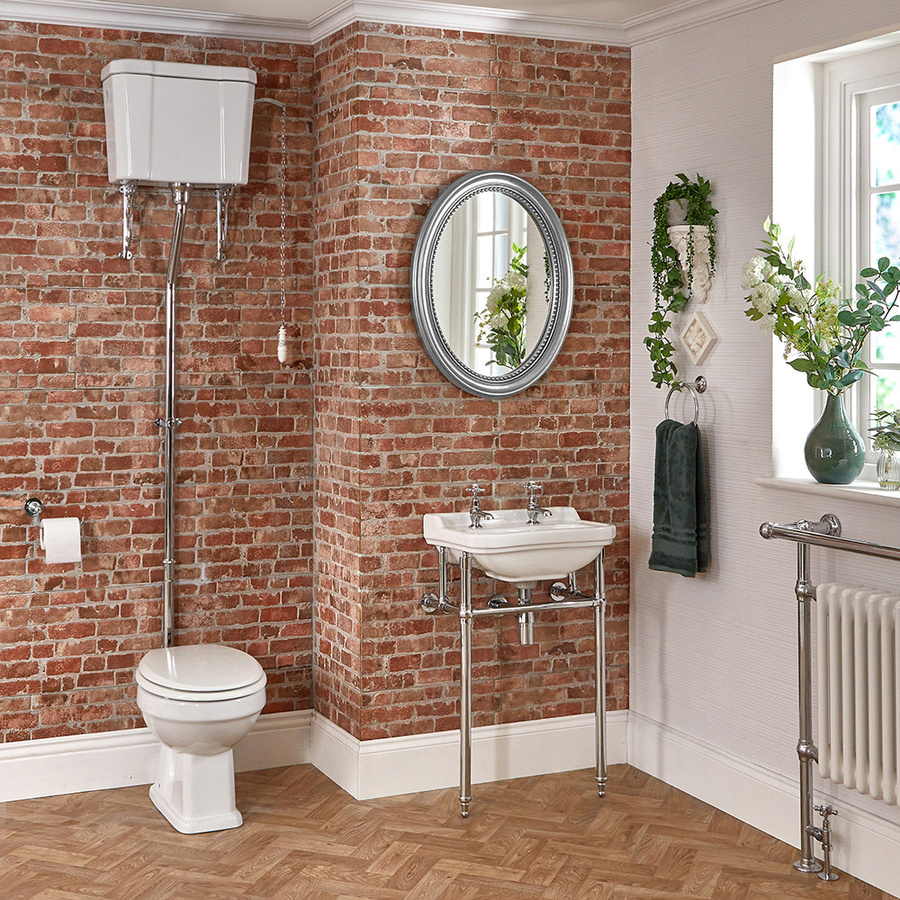Hudson Reed Richmond Retro WC-Set mit hohem Spülkasten und Waschbecken mit Gestell aus Keramik in Weiß - Bild 1