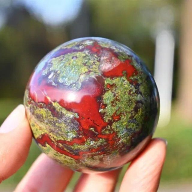 CrystalHola Drachenblutstein Kugel aus natürlichem Quarzkristall in Multicolor - Bild 1