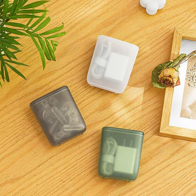 3er-Set Desktop Kabelmanagement Boxen aus Kunststoff, Staubdichte Aufbewahrungsboxen für Datenkabel und Ladegeräte, Transparent und Grau - Bild 1