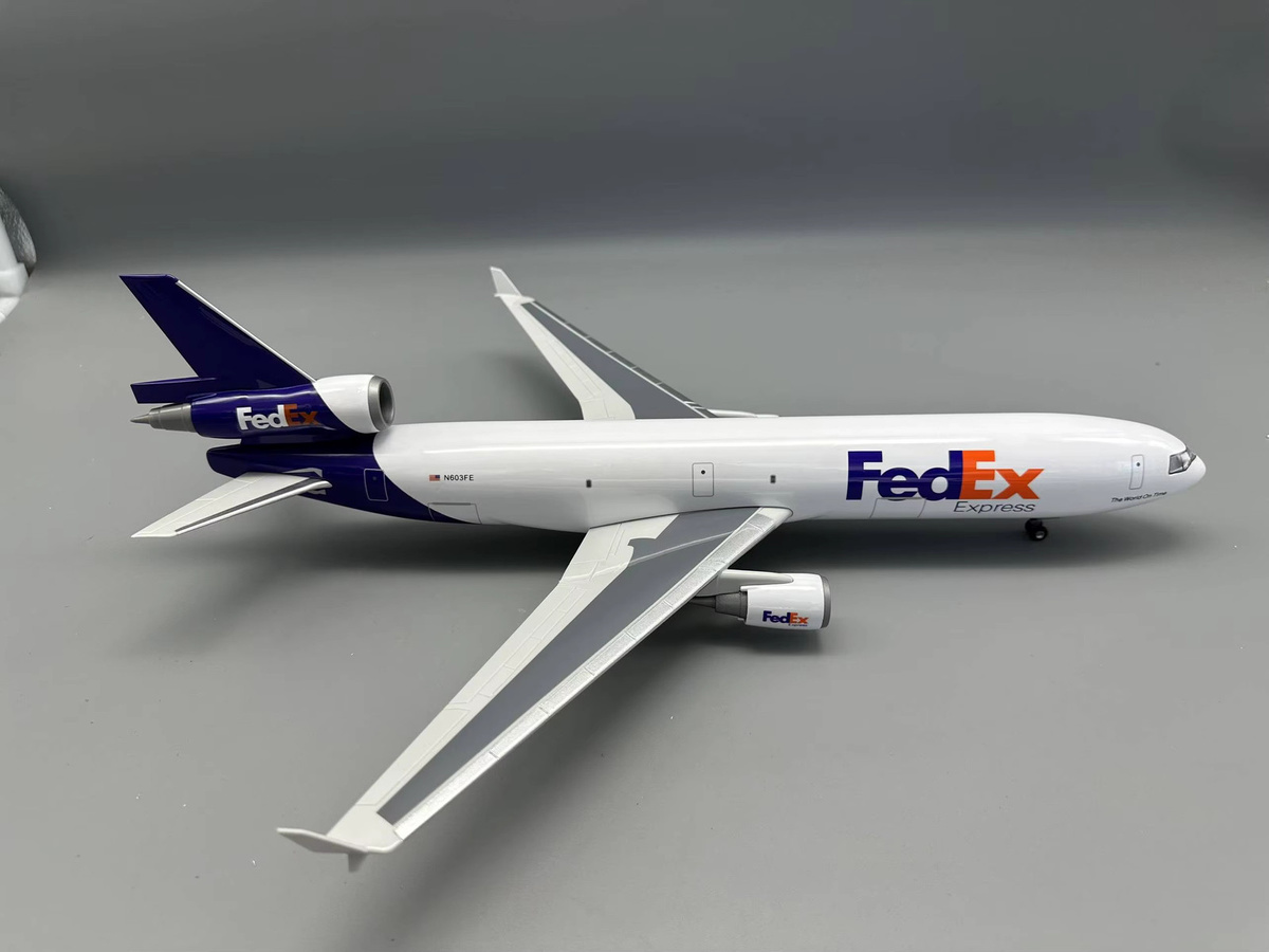 ZOCO MD11 Flugzeugmodell FedEx Cargo Airways in Weiß aus Harz und Kunststoff mit Fahrwerk als Sammlerstück - Bild 3