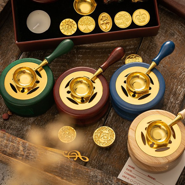 Siegellack Set mit Löffel und Stempel aus Massivholz in Grün für dekorative Handwerksarbeiten - Bild 1