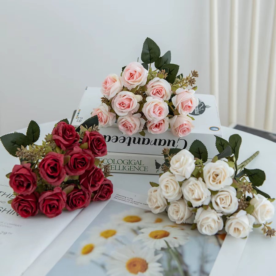 Künstliche Seidenrose von XIAOYINMO zur Dekoration für Hochzeit, Garten und Zuhause - Bild 1
