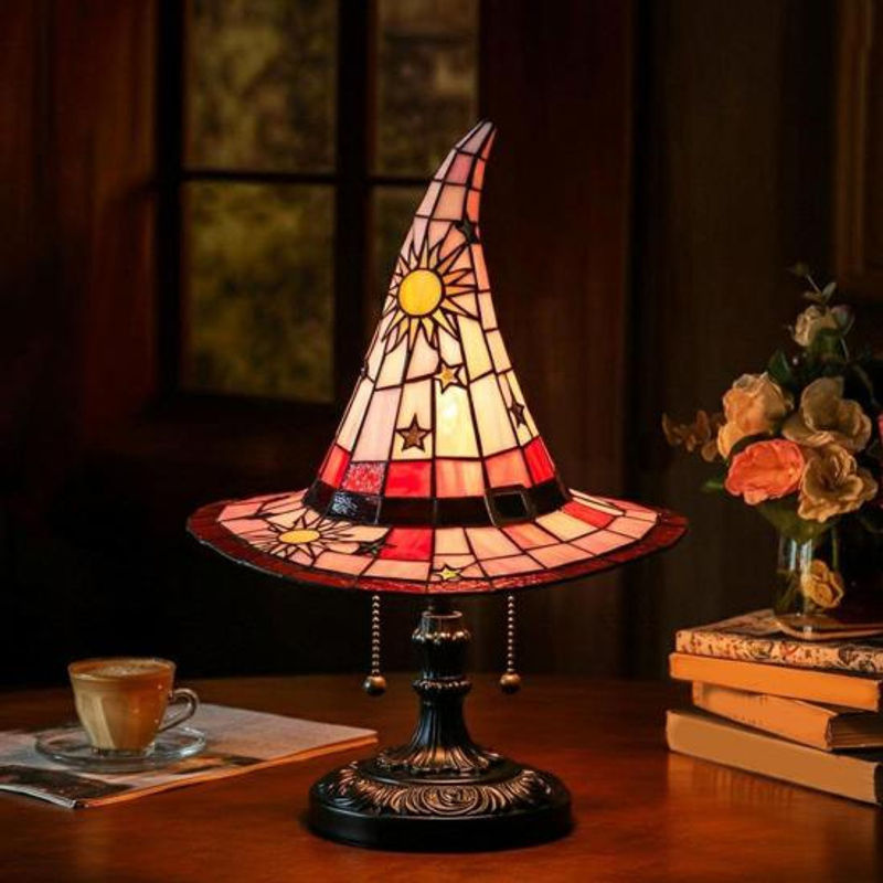 Amusedly Hexenhut Tischlampe aus Harz in Grün und Multicolour im Gothic-Stil - Bild 6